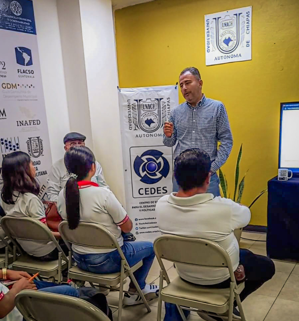 Estudiantes de la Escuela preparatoria No 2 de Ocozocoautla visitan las instalaciones del CEDES a fin de conocer la oferta académica.