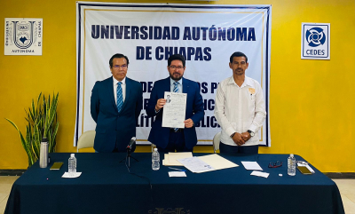 CEDES Entrega Acta de Evaluación Profesional de Licenciado en Desarrollo Municipal y Gobernabilidad